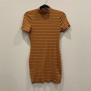 Mock turtleneck bodycon dress 🍂